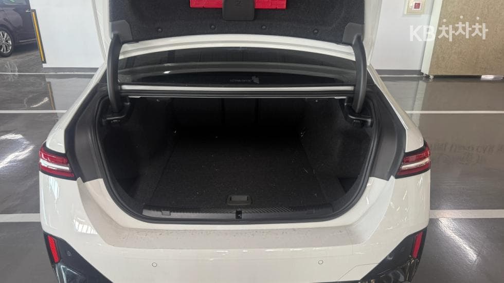 BMW - i5 | eDrive 40 M Sport 20