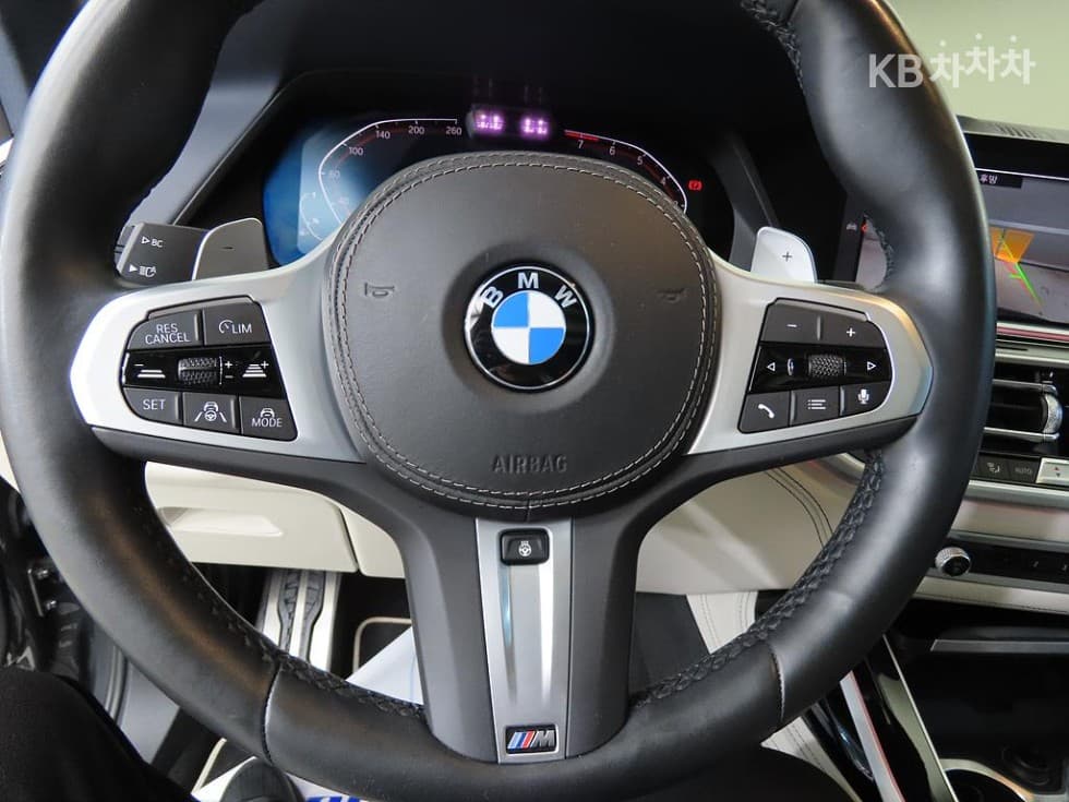 BMW - X7 | xDrive 40 M Sport 9