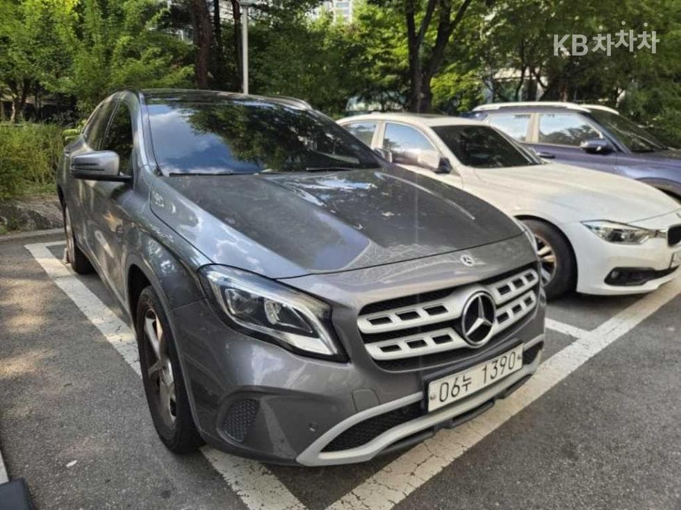 Mercedes-Benz - GLA-Class | X156 220 Base 3