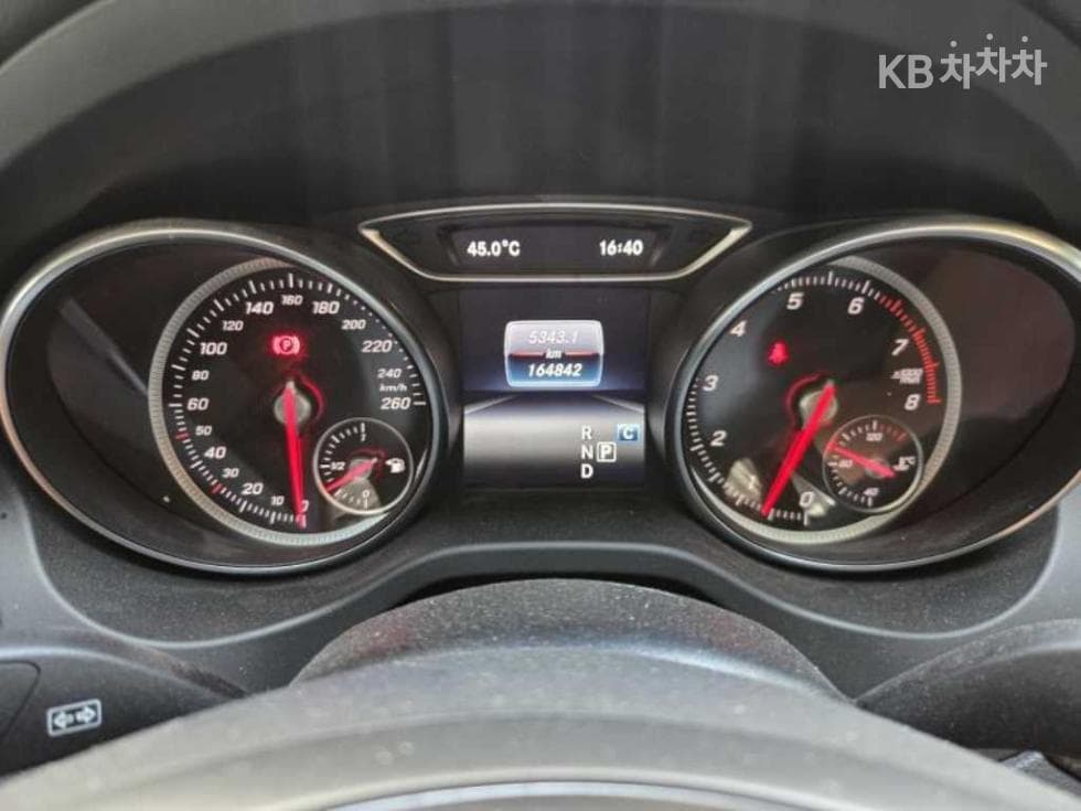 Mercedes-Benz - GLA-Class | X156 220 Base 6