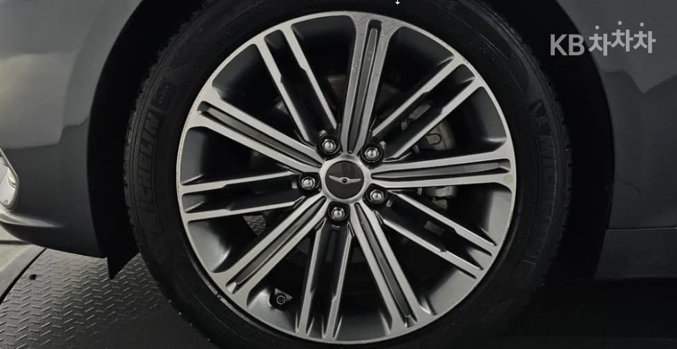 Genesis - G80 | 3.3 GDI Luxury 5