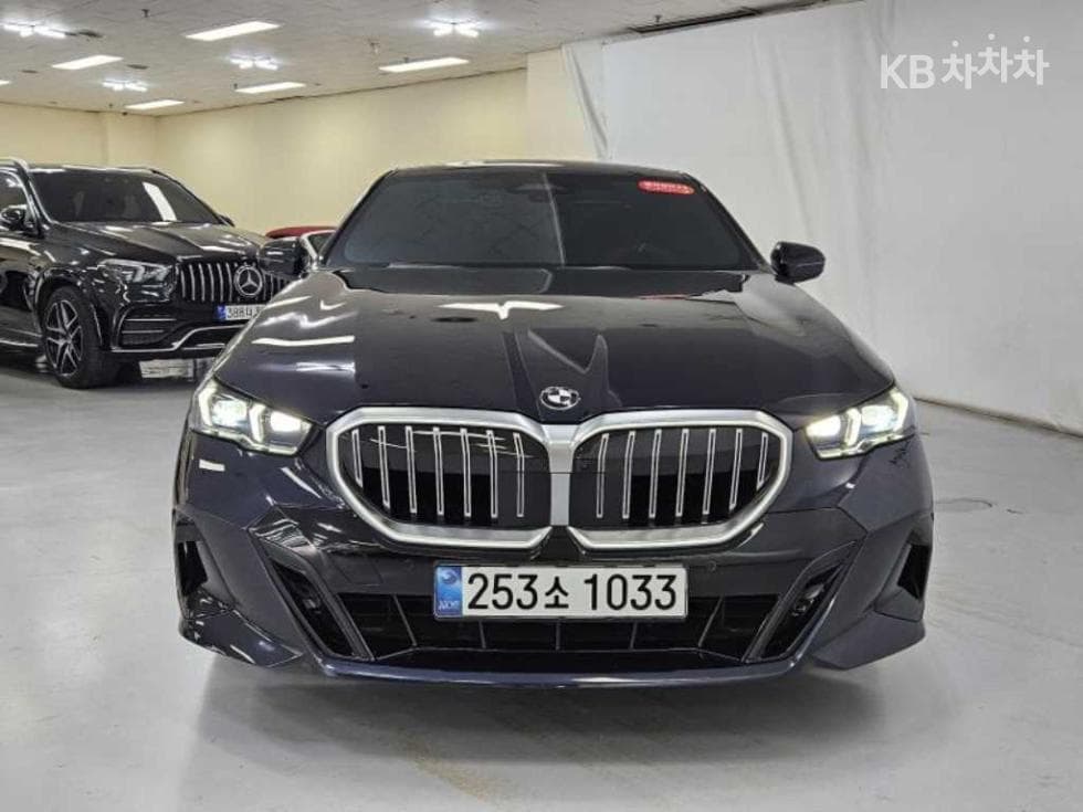 BMW - 5-Series | New 530 xDrive M Sport 2