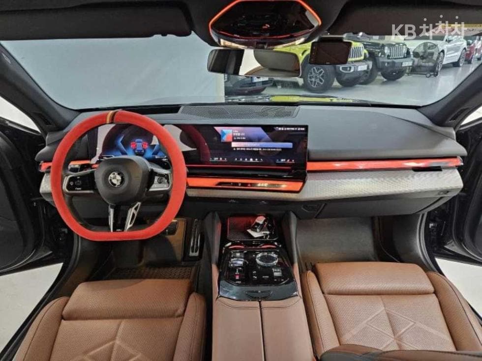 BMW - 5-Series | New 530 xDrive M Sport 7