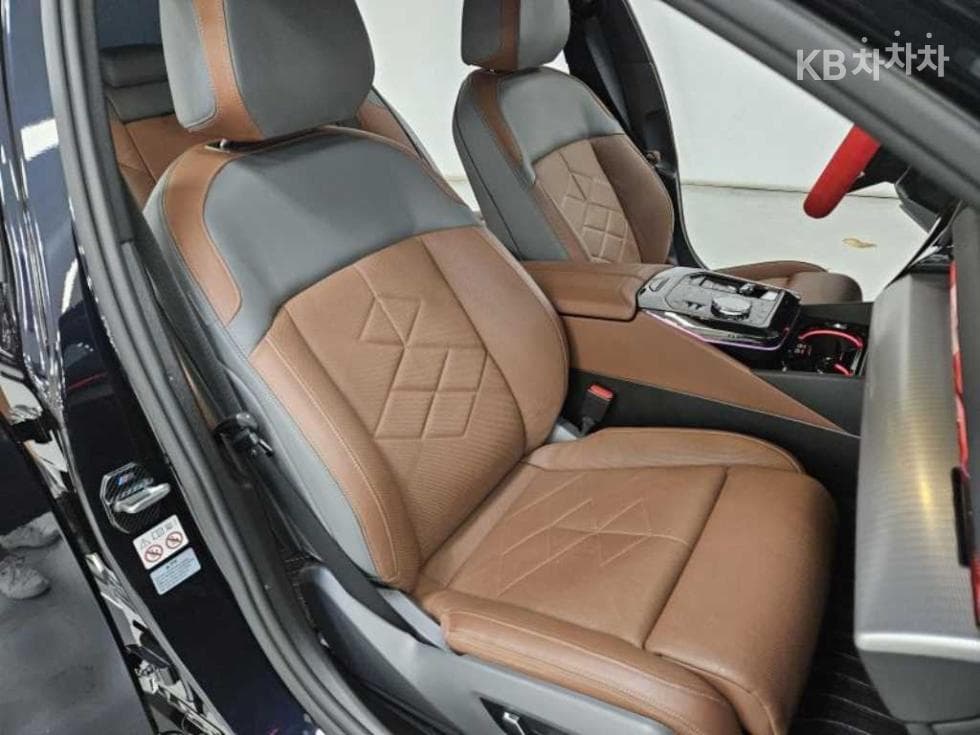 BMW - 5-Series | New 530 xDrive M Sport 13