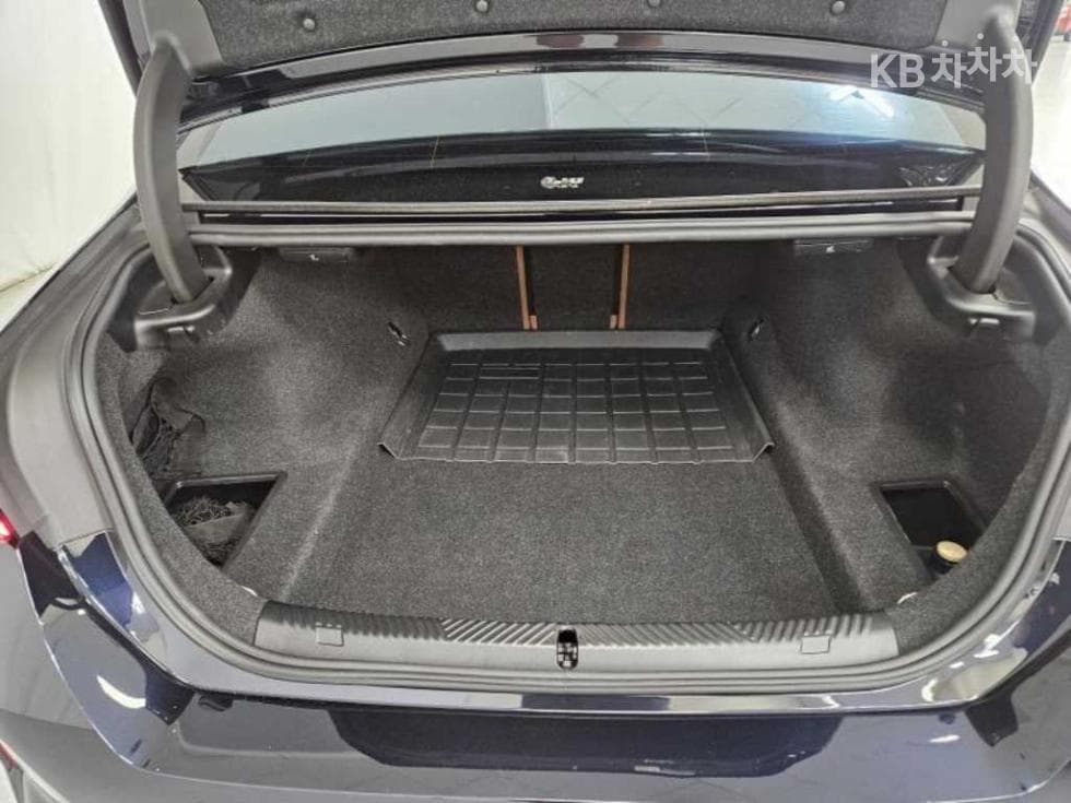 BMW - 5-Series | New 530 xDrive M Sport 17