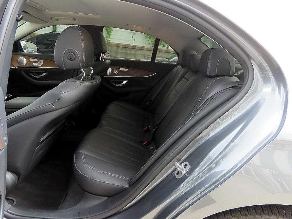 Mercedes-Benz - E-Class | E300 4Matic Exclusive 6