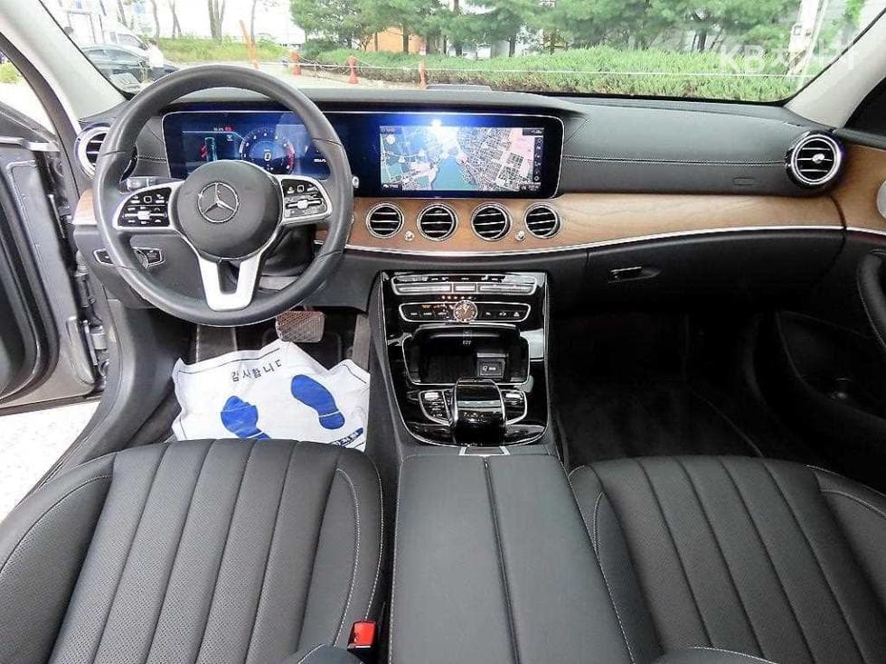 Mercedes-Benz - E-Class | E300 4Matic Exclusive 7