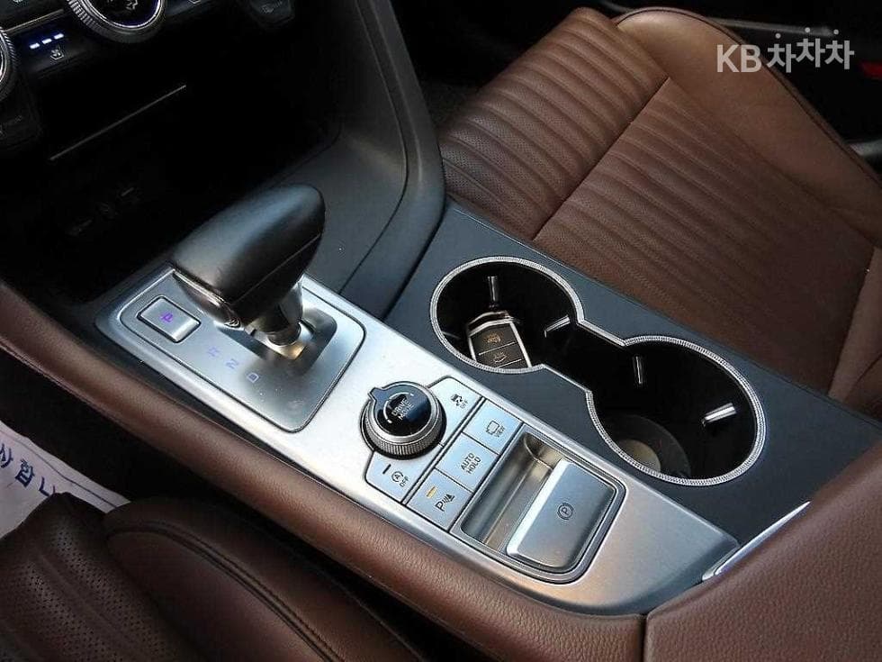 Genesis - G70 | 2.0T Supreme 10