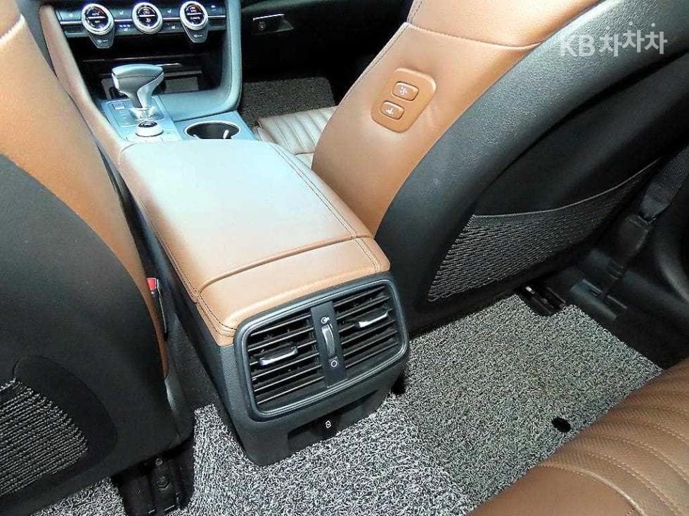 Genesis - G70 | 2.0T Supreme 18