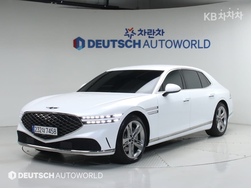 Genesis G90