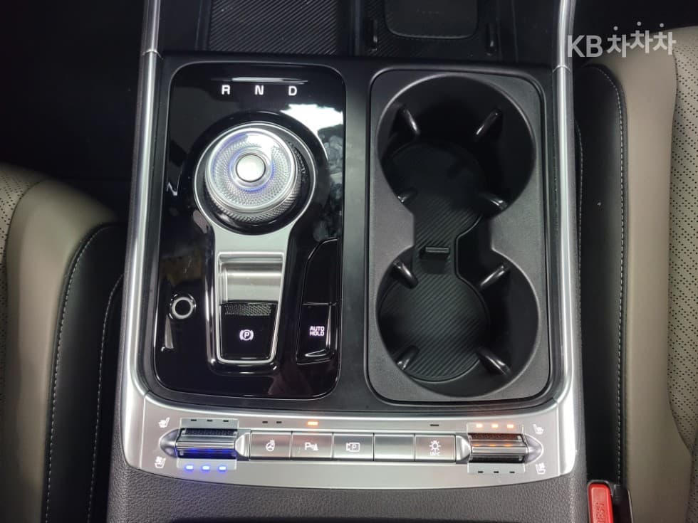 كيا - كارنيفال | The New Hybrid 4Gen 1.6 HEV 9Seater Signature 17