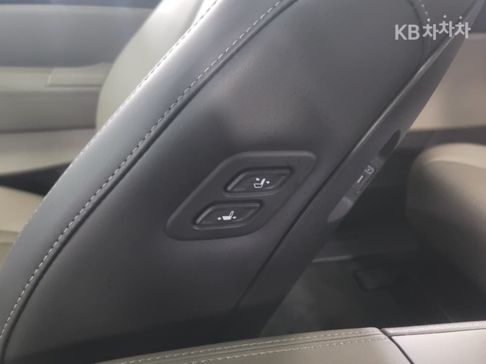 كيا - كارنيفال | The New Hybrid 4Gen 1.6 HEV 9Seater Signature 19