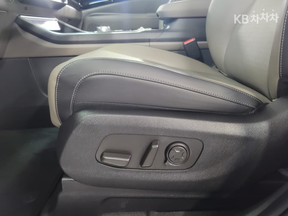 كيا - كارنيفال | The New Hybrid 4Gen 1.6 HEV 9Seater Signature 23