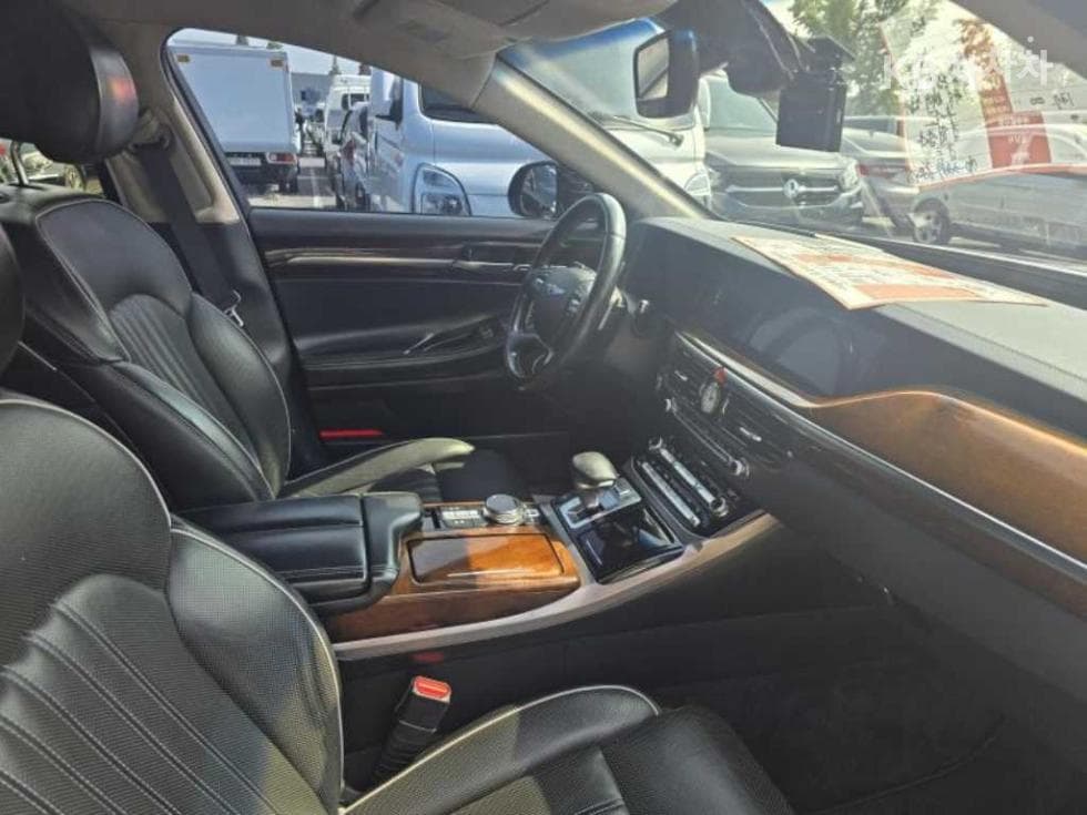 Genesis - EQ900 | 3.8 GDI AWD Prestige 15