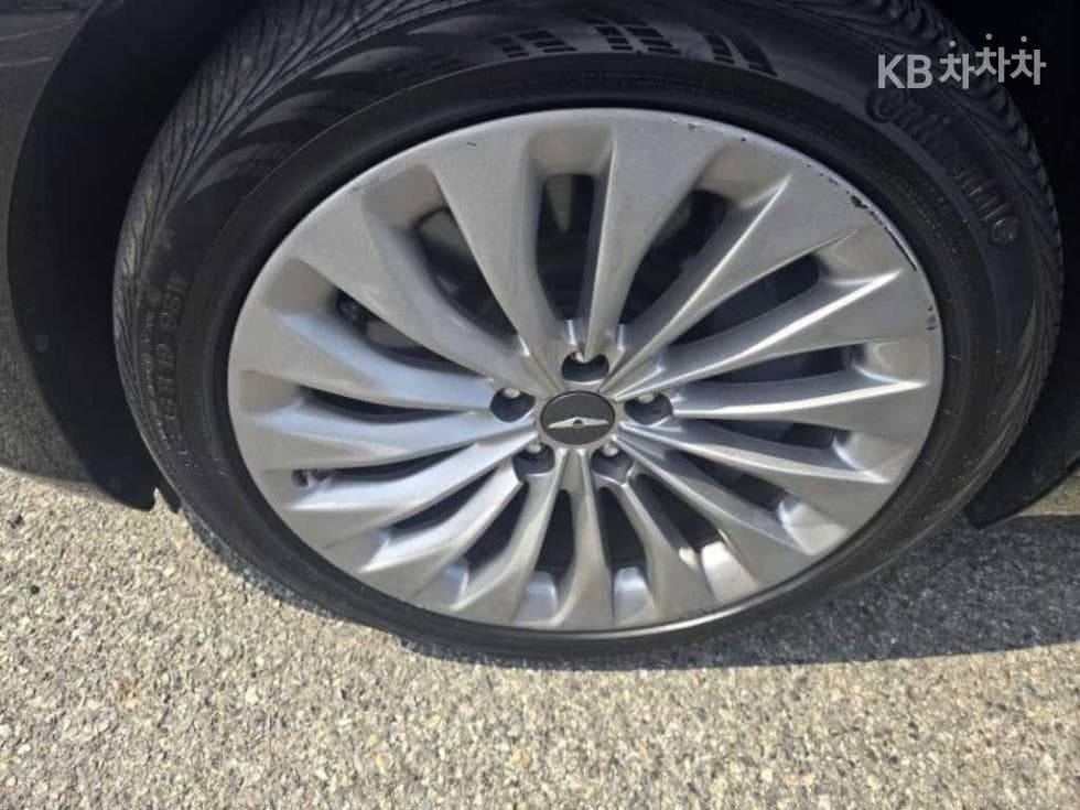 Genesis - EQ900 | 3.8 GDI AWD Prestige 20