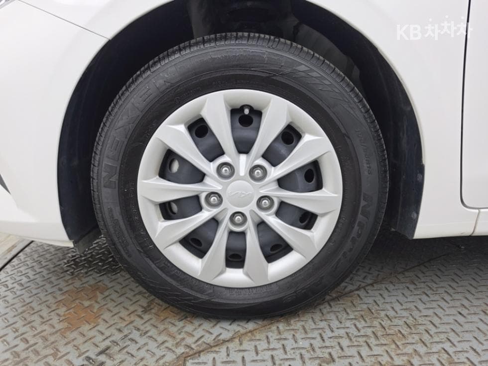 كيا - K3 | The New 1.6 Gasoline Trendy 5