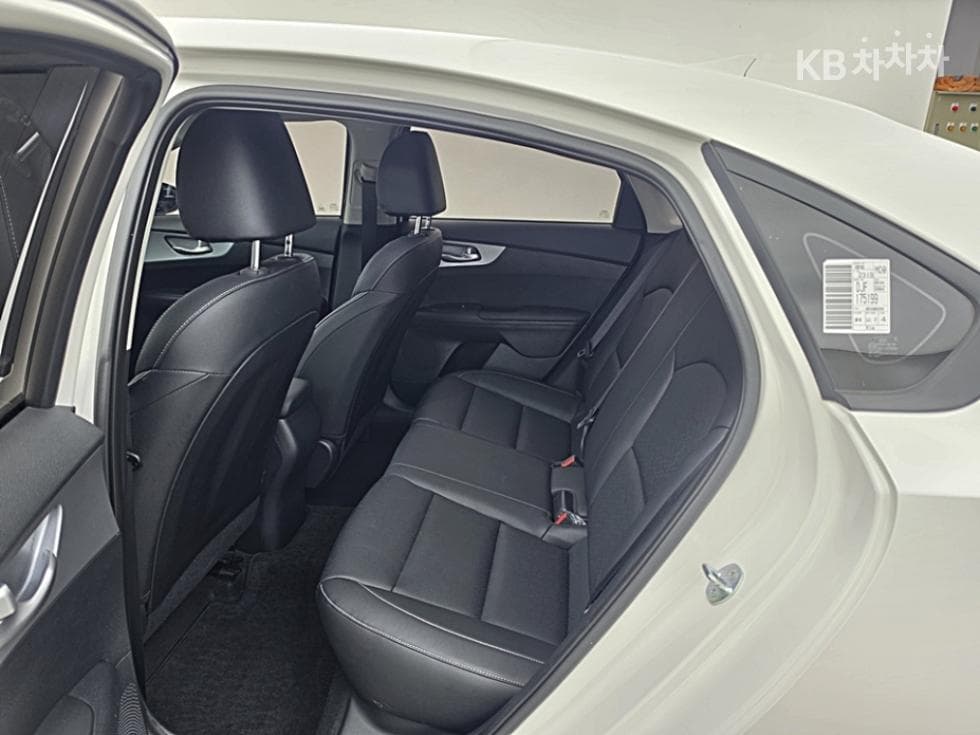 كيا - K3 | The New 1.6 Gasoline Trendy 12