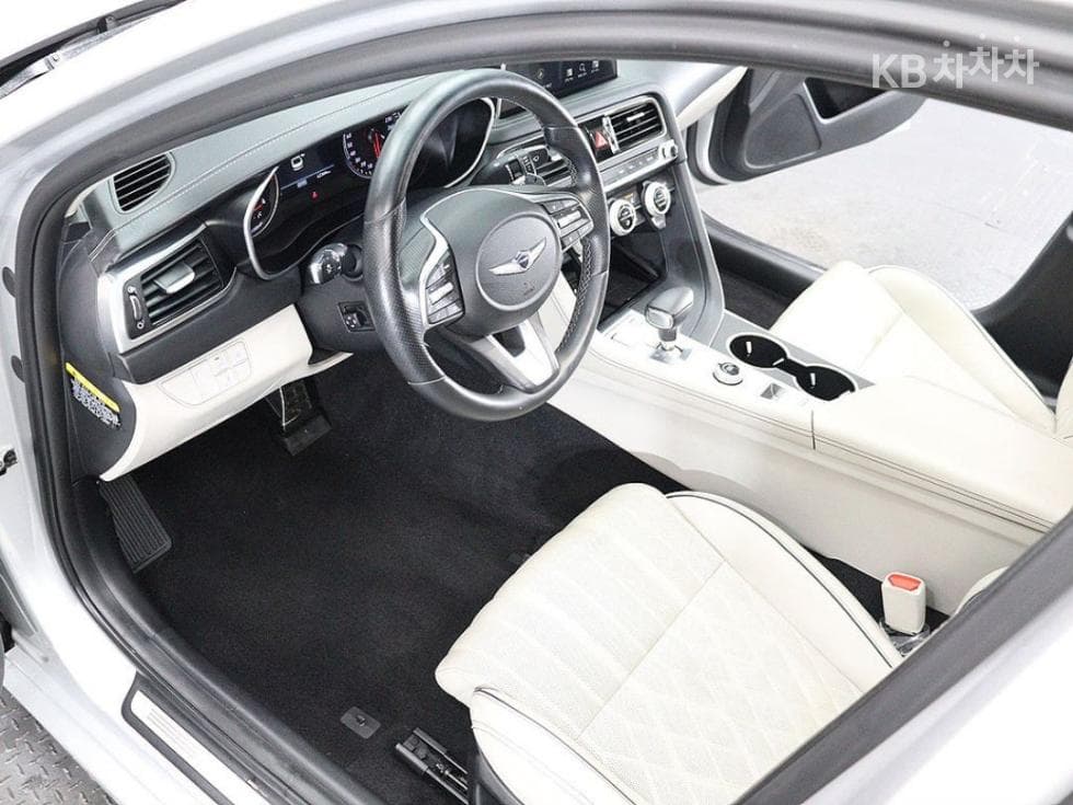Genesis - G70 | 2.0T AWD Elite 9