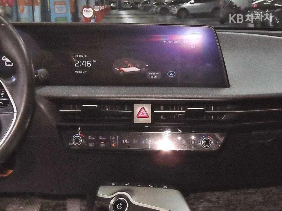 كيا - EV6 | 4WD 11