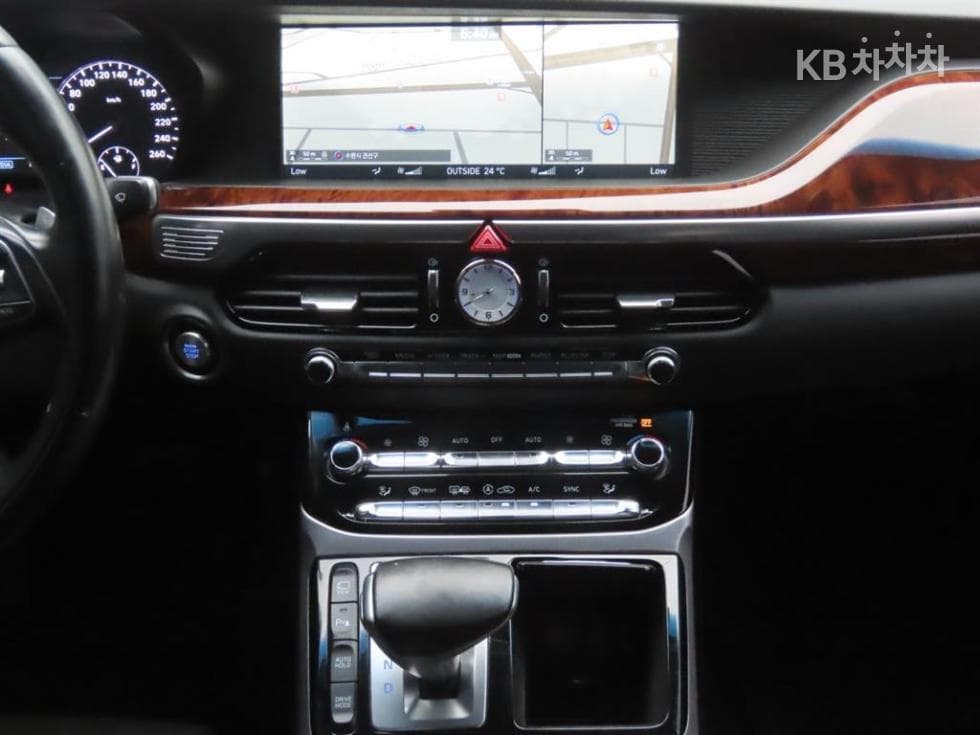 Genesis - EQ900 | 3.3 T-GDI AWD Prestige 13