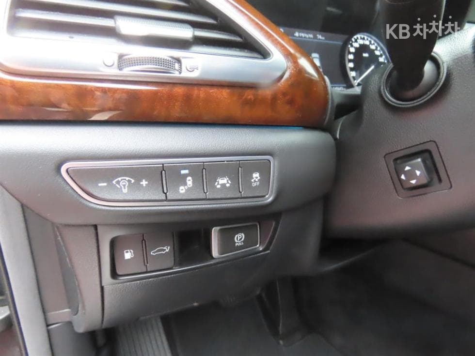 Genesis - EQ900 | 3.3 T-GDI AWD Prestige 16