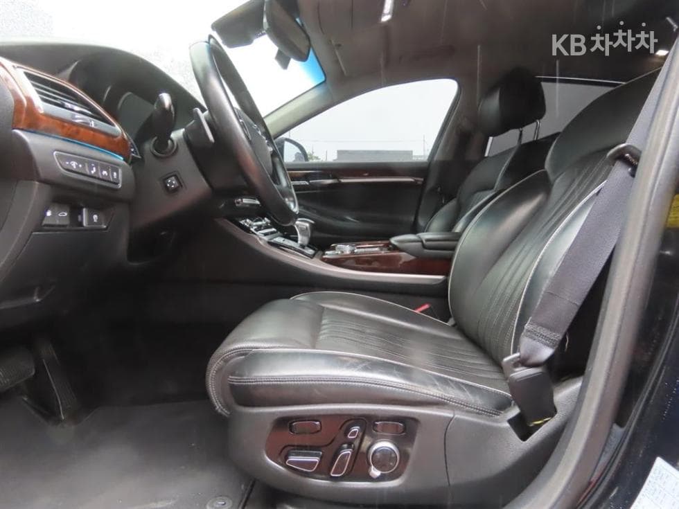 Genesis - EQ900 | 3.3 T-GDI AWD Prestige 17