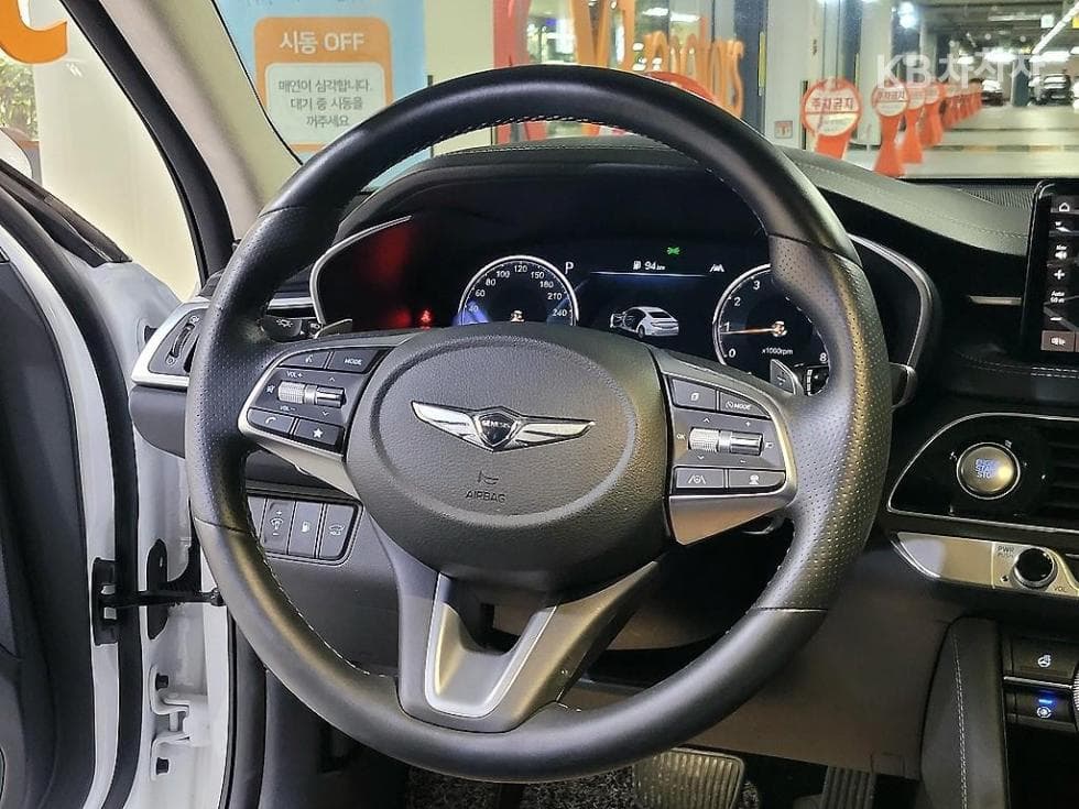 Genesis - G70 | The New 2.0T 4WD Standard 9