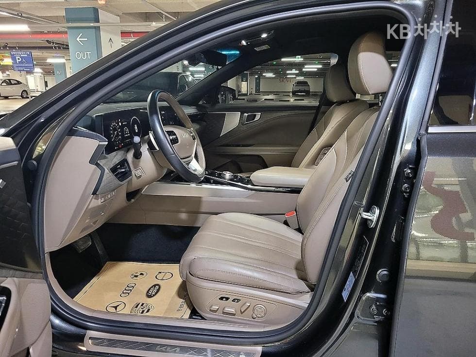كيا - K8 | 2.5 Gasoline Noblesse 7