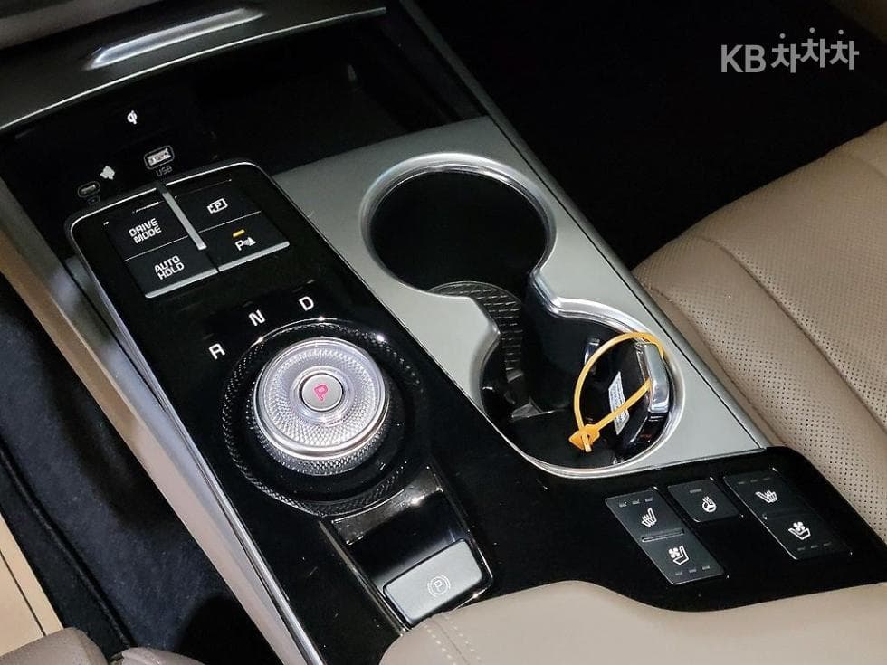 كيا - K8 | 2.5 Gasoline Noblesse 12