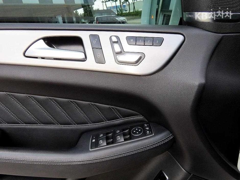 Mercedes-Benz - GLE-Class | 350 4Matic Base 11