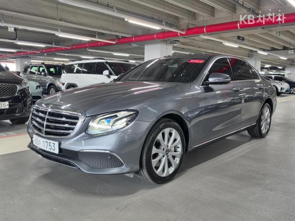 Mercedes-Benz - E-Class | E300 4Matic Exclusive 2