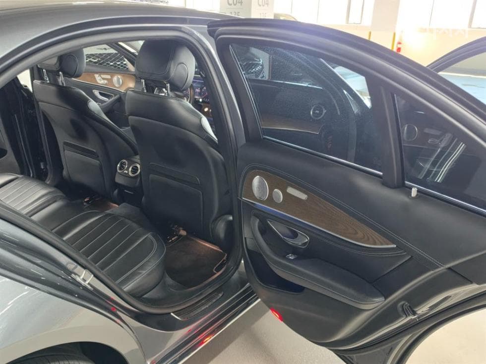 Mercedes-Benz - E-Class | E300 4Matic Exclusive 19