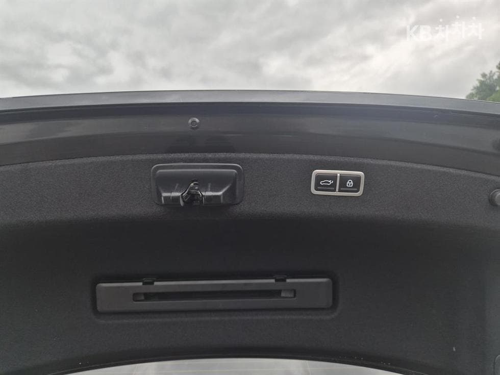 Genesis - G80 | 2.5 T-GDi AWD 6