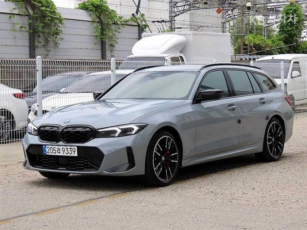 BMW - 3-Series | M340 Touring xDrive Base 2