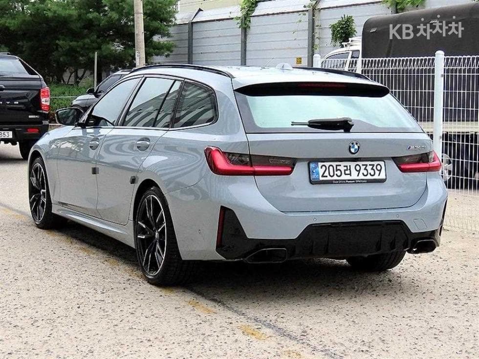 BMW - 3-Series | M340 Touring xDrive Base 3