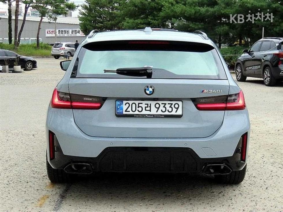 BMW - 3-Series | M340 Touring xDrive Base 4
