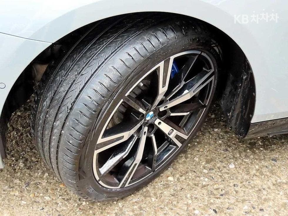 BMW - 5-Series | New 530 xDrive M Sport 20