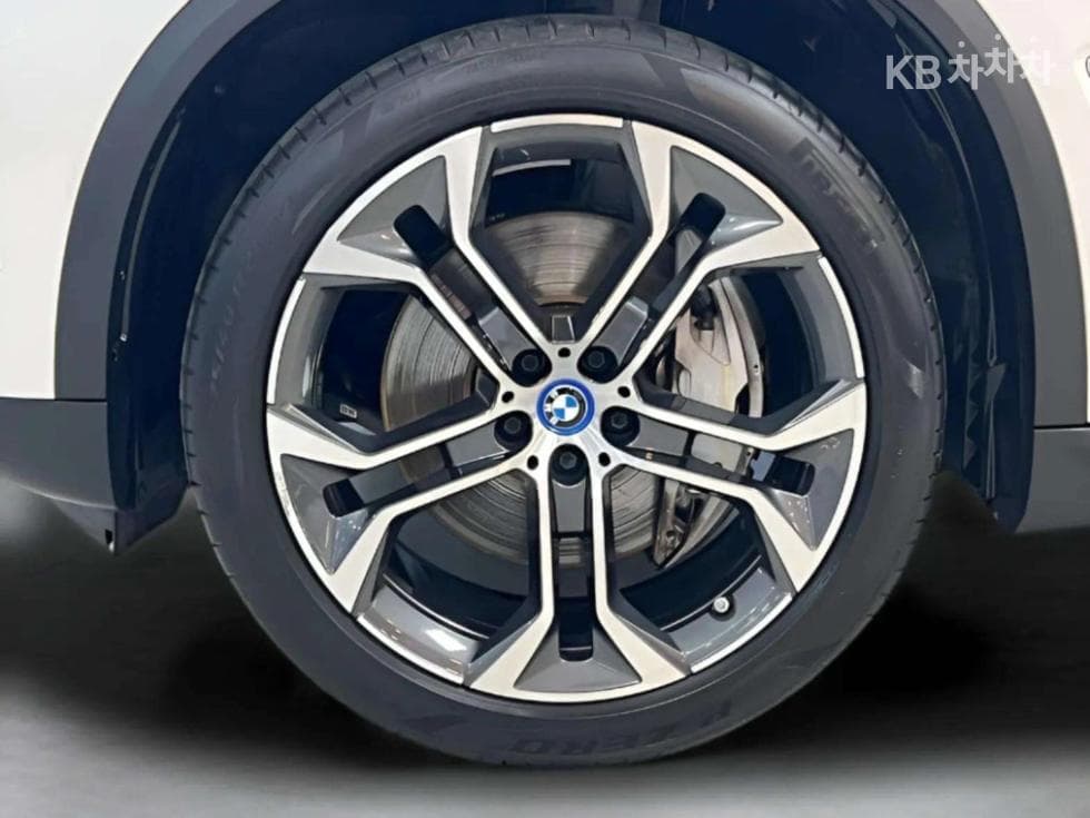 BMW - X5 | xDrive 45 xLine 20