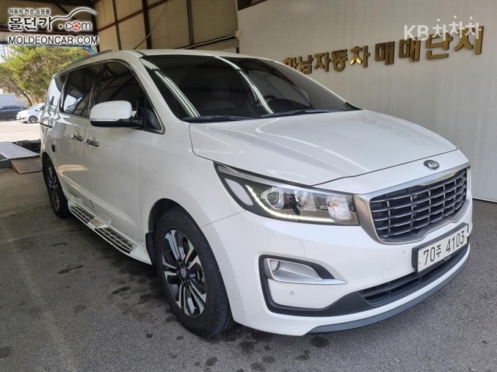 كيا - كارنيفال | The New 11Seater 2.2 Diesel Prestige 3