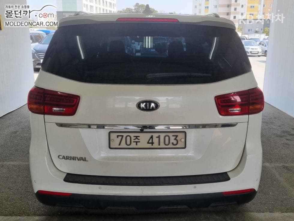 كيا - كارنيفال | The New 11Seater 2.2 Diesel Prestige 4