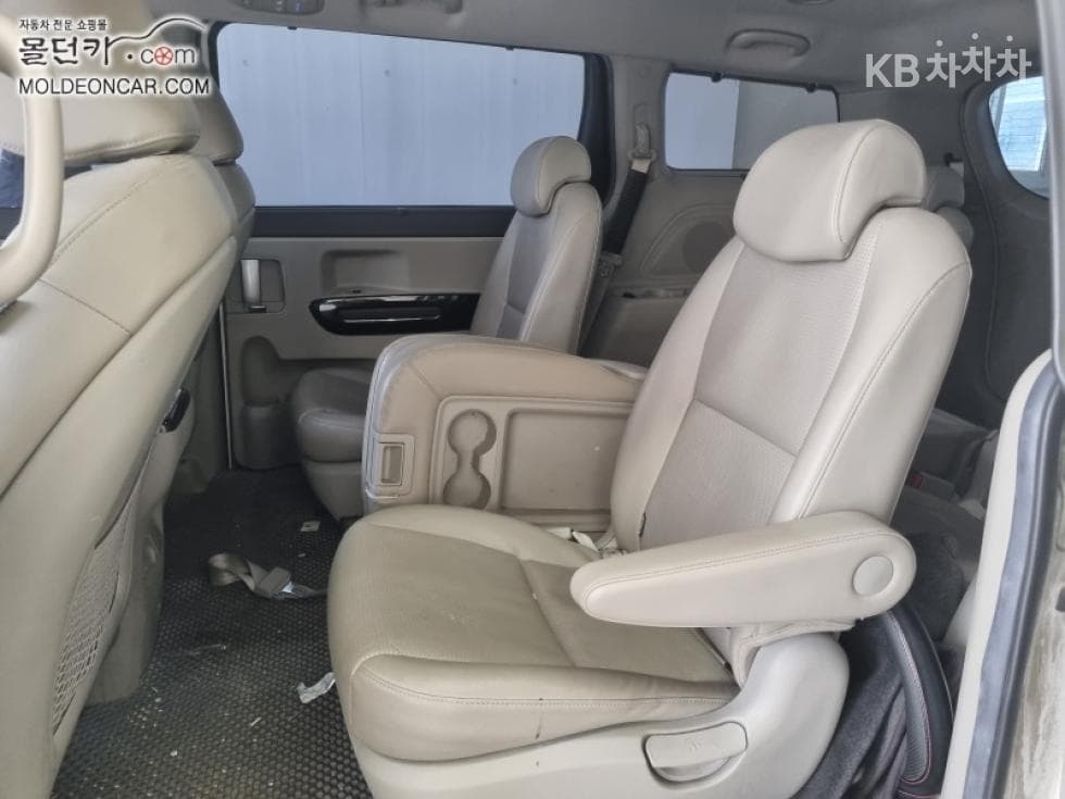 كيا - كارنيفال | The New 11Seater 2.2 Diesel Prestige 7