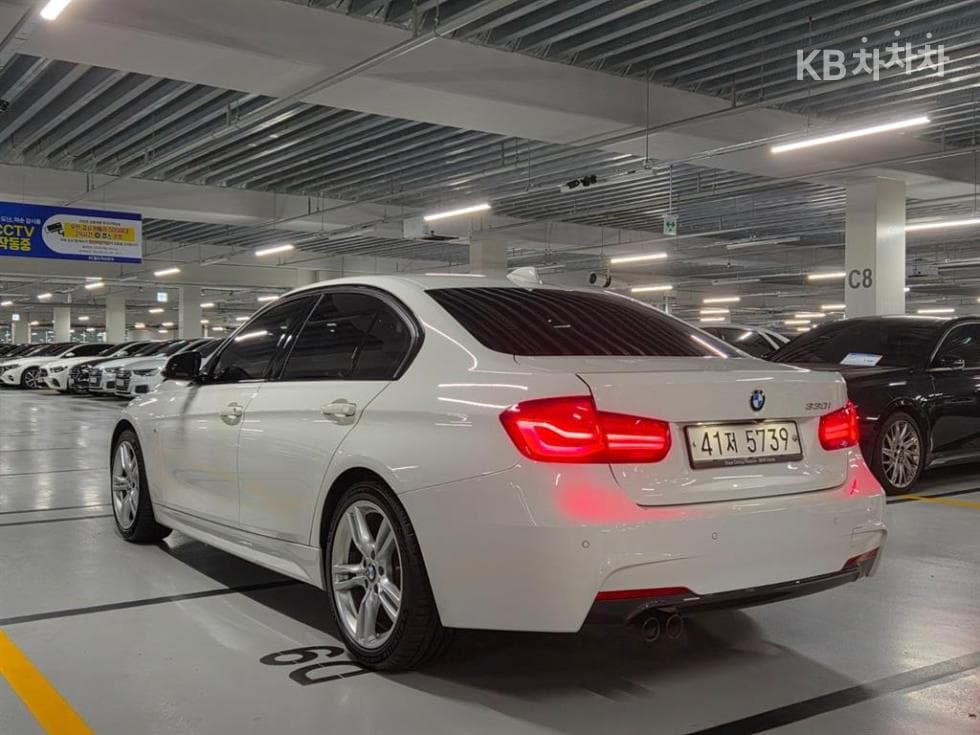 BMW - 3-Series | New 330 F30 Edition 4