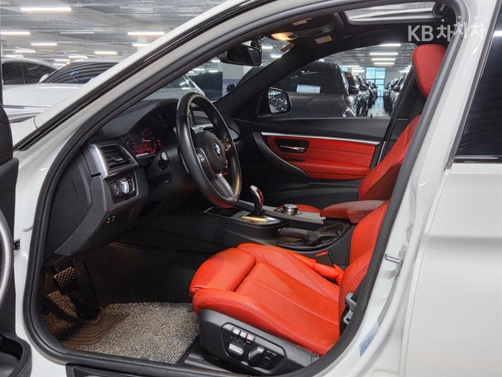 BMW - 3-Series | New 330 F30 Edition 10