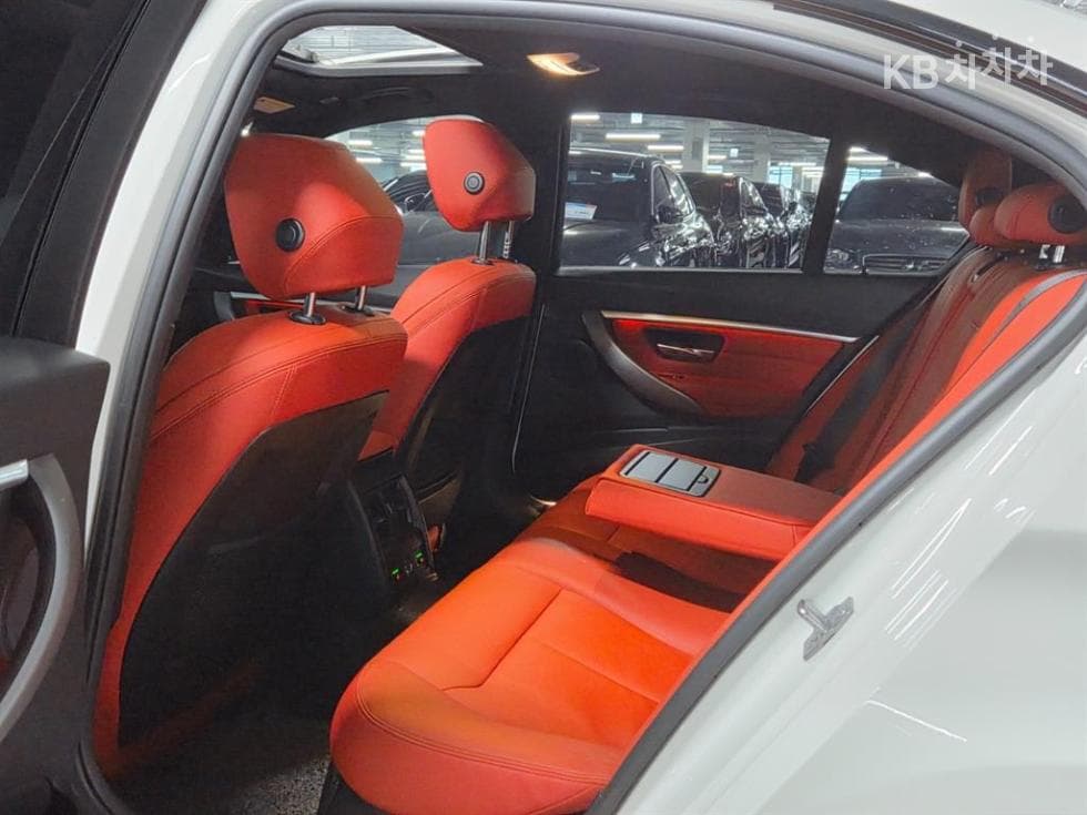 BMW - 3-Series | New 330 F30 Edition 11
