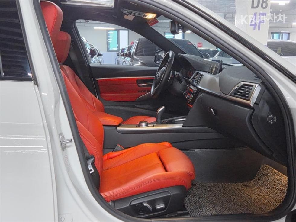 BMW - 3-Series | New 330 F30 Edition 12