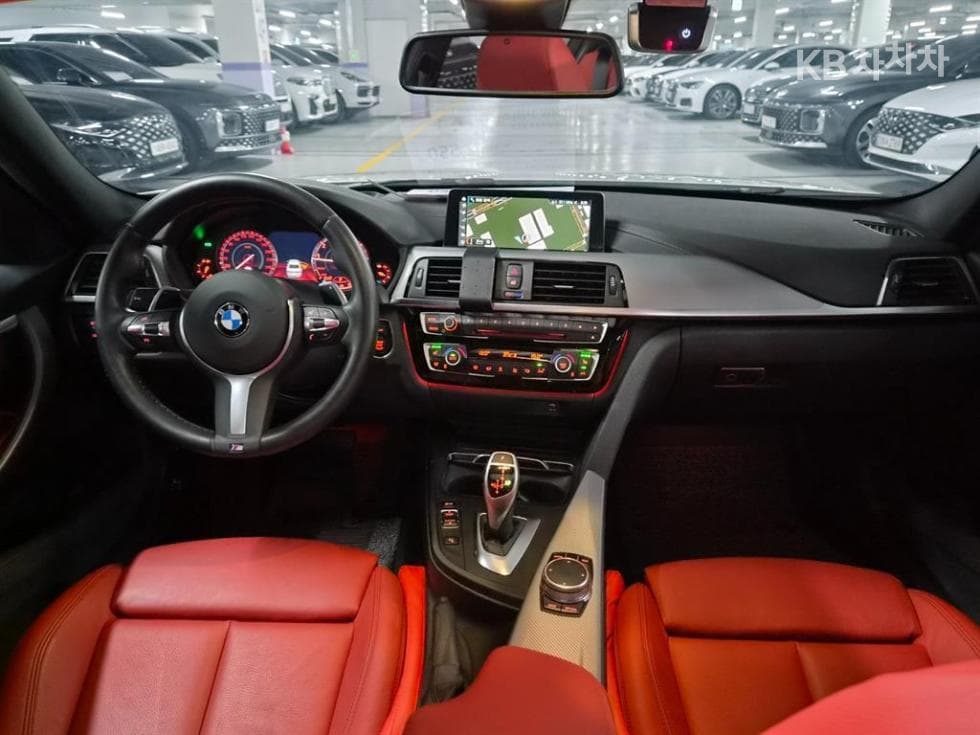 BMW - 3-Series | New 330 F30 Edition 14