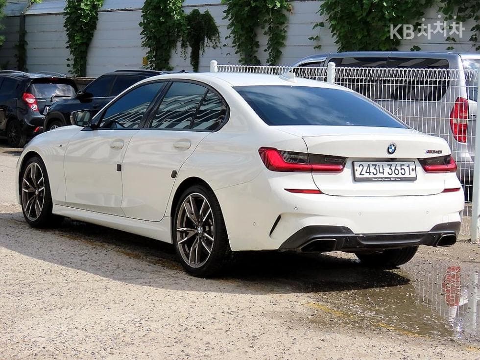 BMW - 3-Series | M340 Base 3