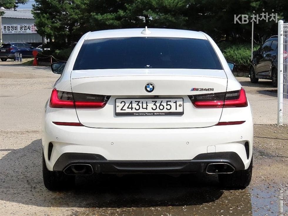 BMW - 3-Series | M340 Base 4