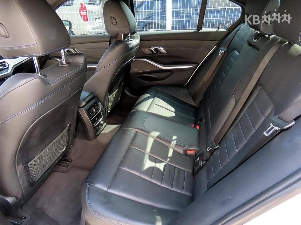 BMW - 3-Series | M340 Base 6