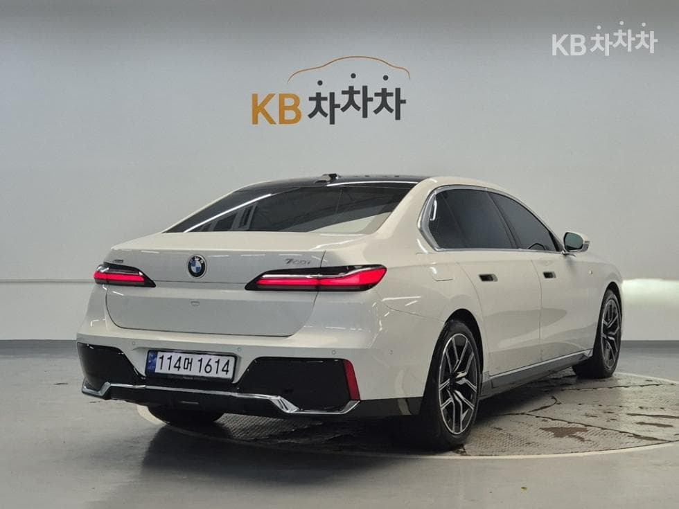 بي إم دبليو - 7-Series | 740 xDrive M Sport 3
